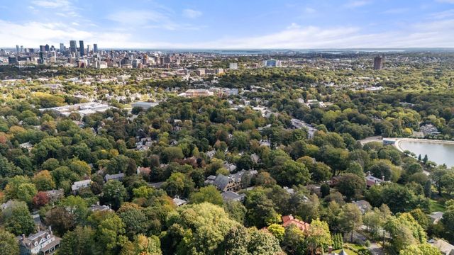 563 Boylston Street 563, Brookline, MA 02445
