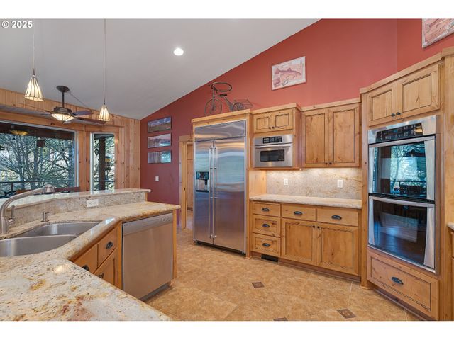 31 KINGFISHER Ln, Washougal, WA 98671