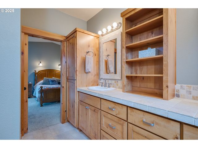 31 KINGFISHER Ln, Washougal, WA 98671