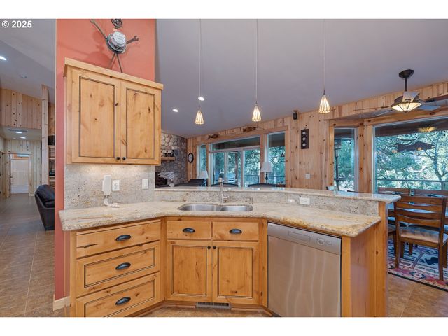 31 KINGFISHER Ln, Washougal, WA 98671