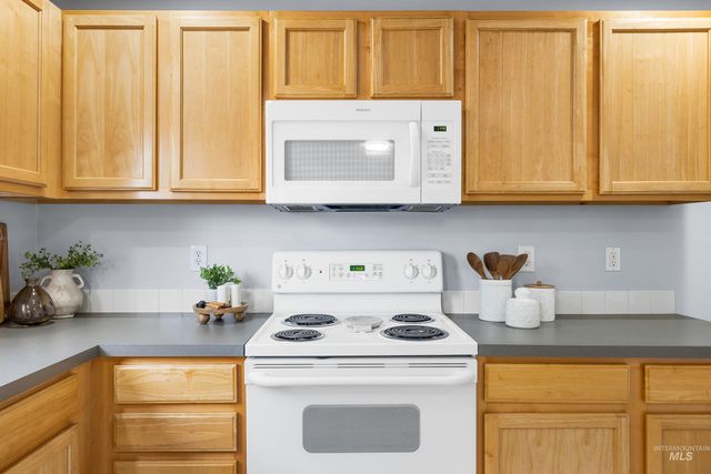 11320 W Meadowbreeze Court, Star, ID 83699