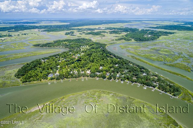 695 Distant Island Drive, Beaufort, SC 29907