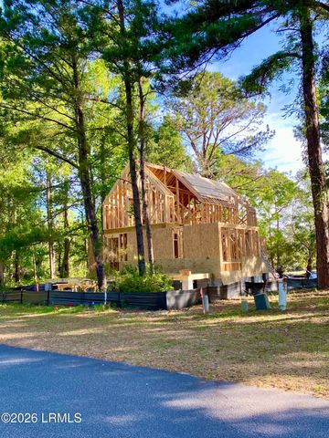 695 Distant Island Drive, Beaufort, SC 29907