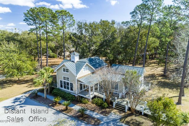 695 Distant Island Drive, Beaufort, SC 29907