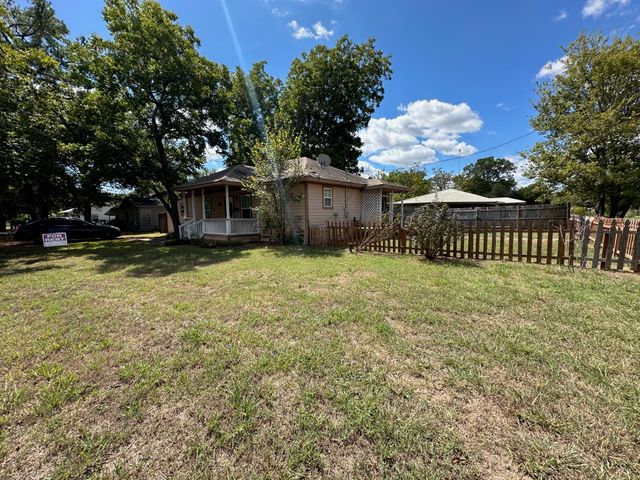 301 W Austin Avenue, Cooper, TX 75432