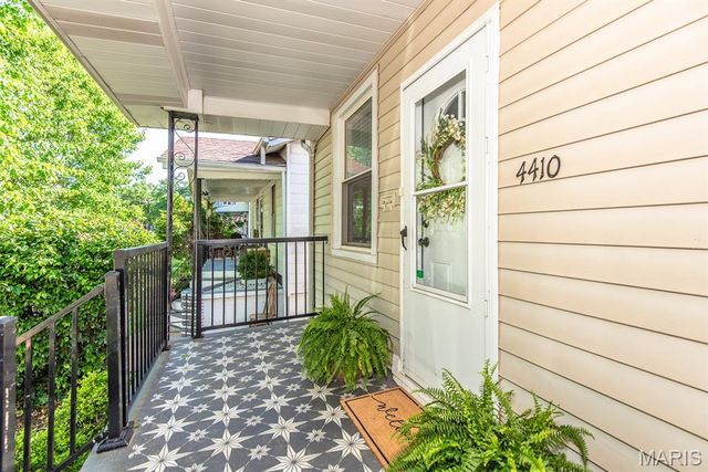 4410 S Spring Avenue, St Louis, MO 63116