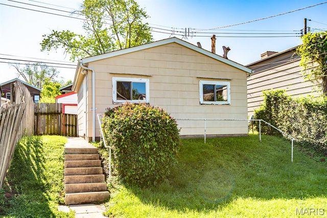 4410 S Spring Avenue, St Louis, MO 63116