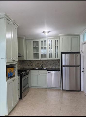 1070 98th St 11, Bay Harbor Islands, FL 33154