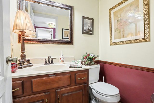 2297 Lakeside Drive, Aurora, IL 60504