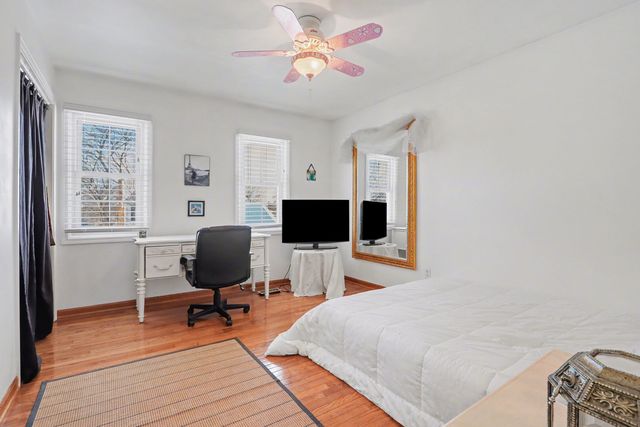 2297 Lakeside Drive, Aurora, IL 60504