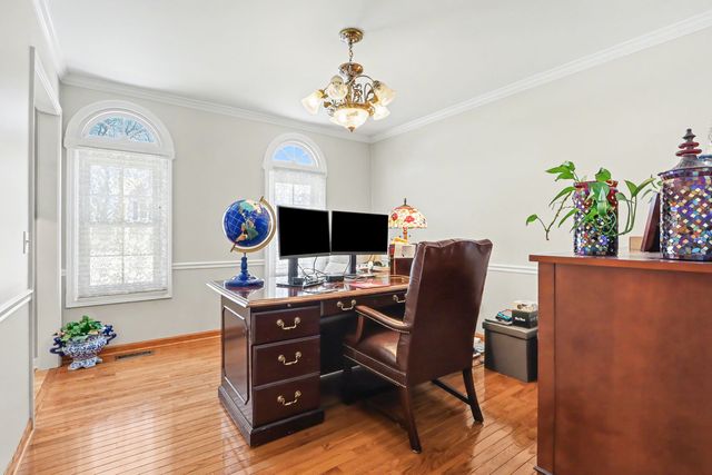 2297 Lakeside Drive, Aurora, IL 60504