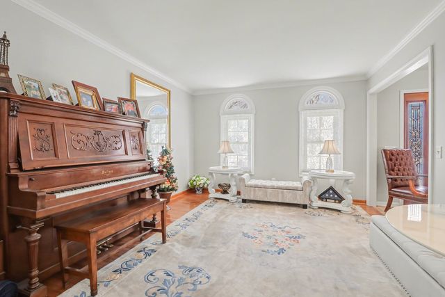 2297 Lakeside Drive, Aurora, IL 60504