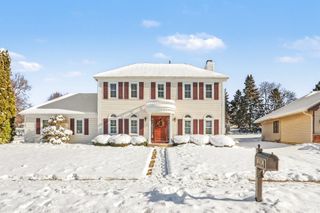 2297 Lakeside Drive, Aurora, IL 60504