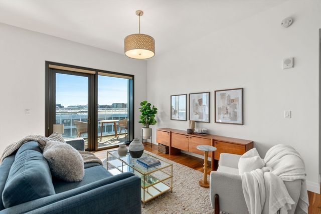 300 Pier 4 Blvd 7F, Boston, MA 02110