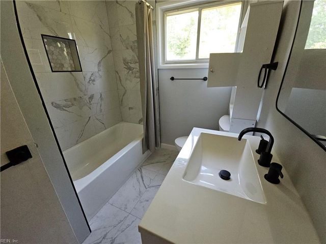 119 Yorkshire TER, Hampton, VA 23666