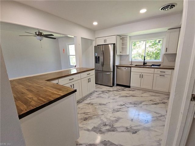 119 Yorkshire TER, Hampton, VA 23666