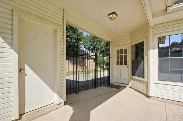 17111 Post Oak Hollow, Spring, TX 77379