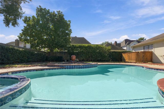 17111 Post Oak Hollow, Spring, TX 77379