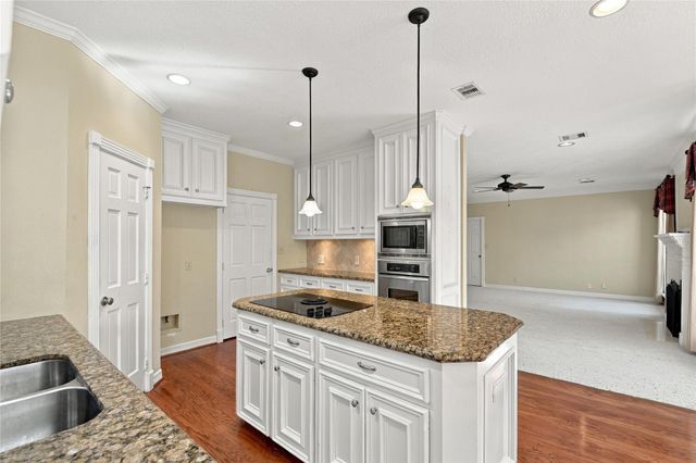 17111 Post Oak Hollow, Spring, TX 77379