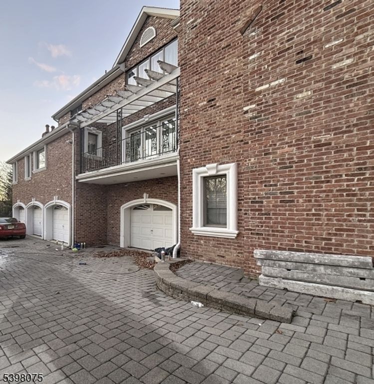 19 Powder Hill Rd, Saddle River Boro, NJ 07458 — photo 2