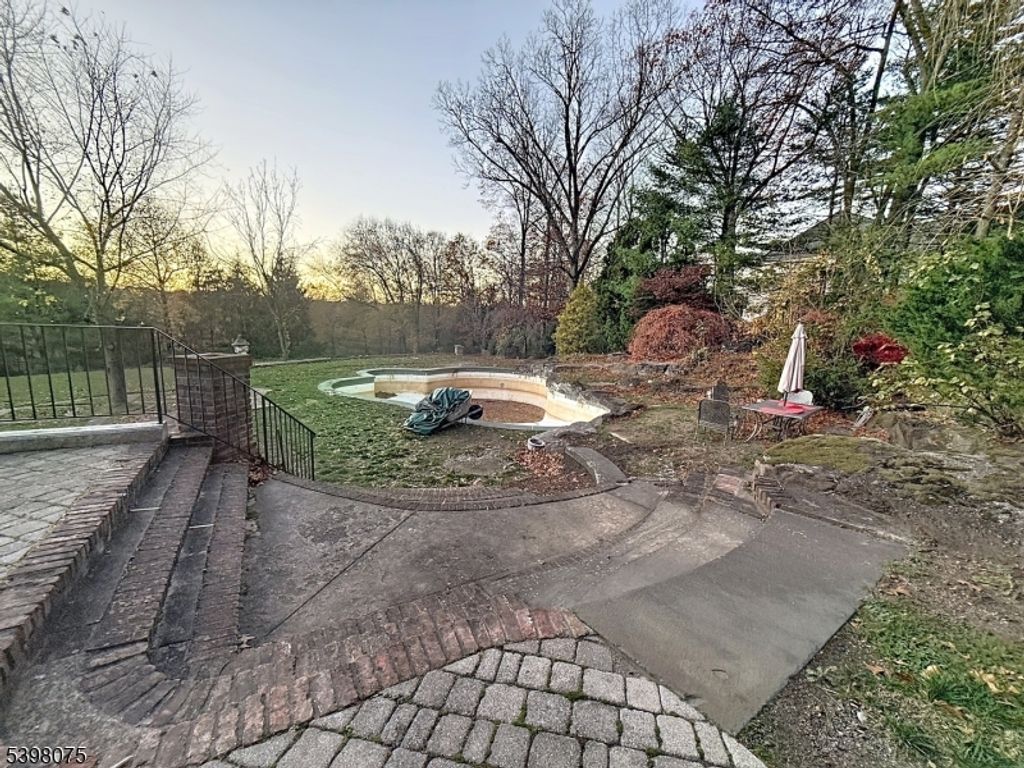 19 Powder Hill Rd, Saddle River Boro, NJ 07458 — photo 3