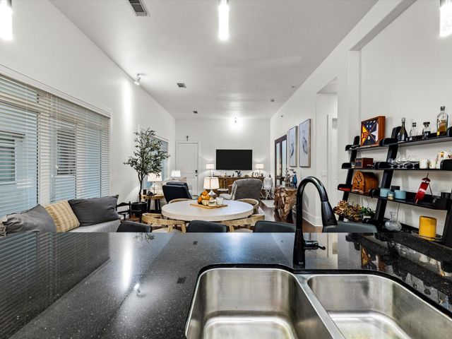 2208 Postoffice 205, Galveston, TX 77550