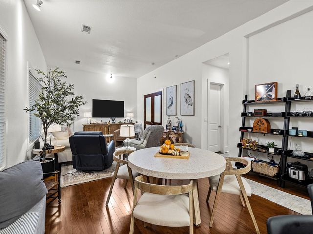 2208 Postoffice 205, Galveston, TX 77550