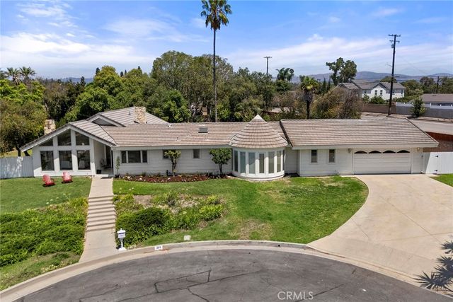 201 Barcelona, Fullerton, CA 92835