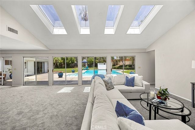 201 Barcelona, Fullerton, CA 92835