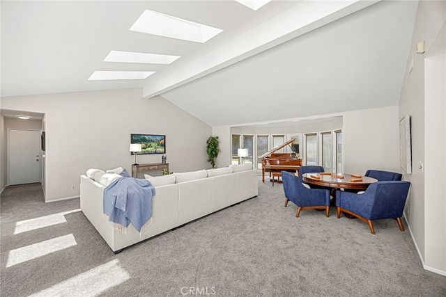 201 Barcelona, Fullerton, CA 92835