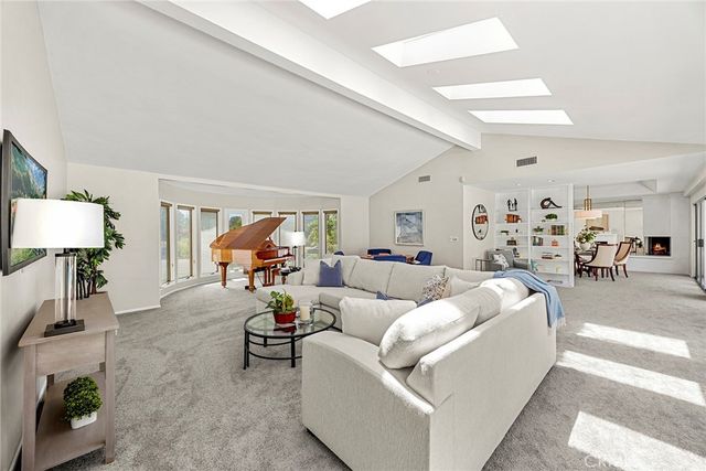 201 Barcelona, Fullerton, CA 92835