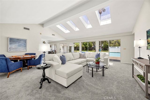 201 Barcelona, Fullerton, CA 92835