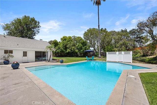 201 Barcelona, Fullerton, CA 92835