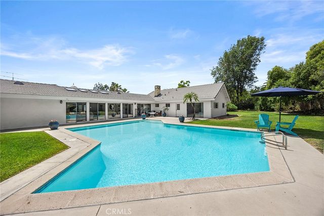 201 Barcelona, Fullerton, CA 92835