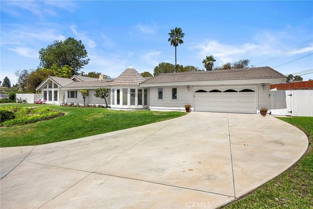 201 Barcelona, Fullerton, CA 92835