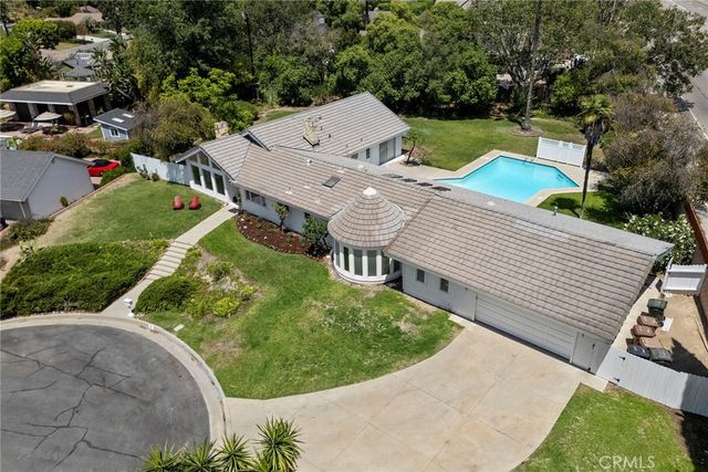 201 Barcelona, Fullerton, CA 92835