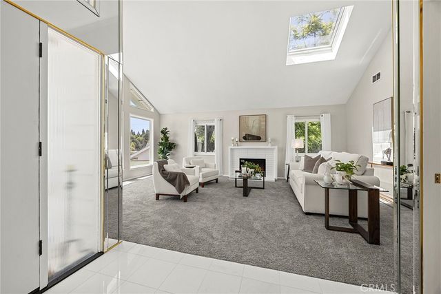 201 Barcelona, Fullerton, CA 92835