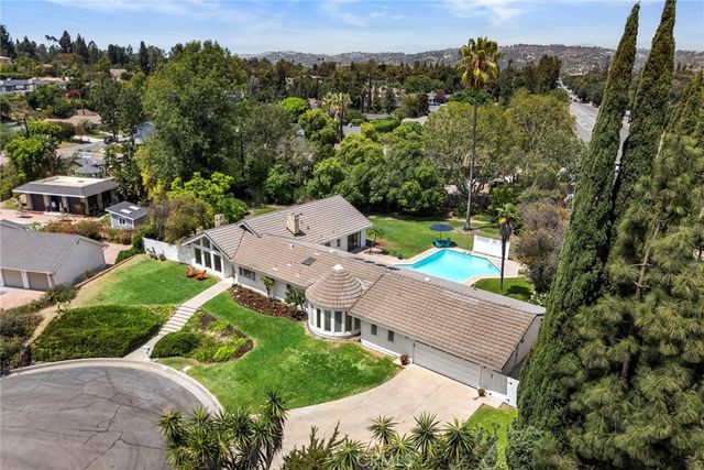 201 Barcelona, Fullerton, CA 92835