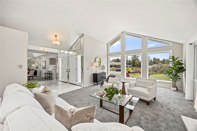 201 Barcelona, Fullerton, CA 92835