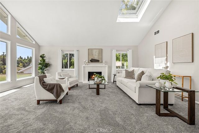 201 Barcelona, Fullerton, CA 92835