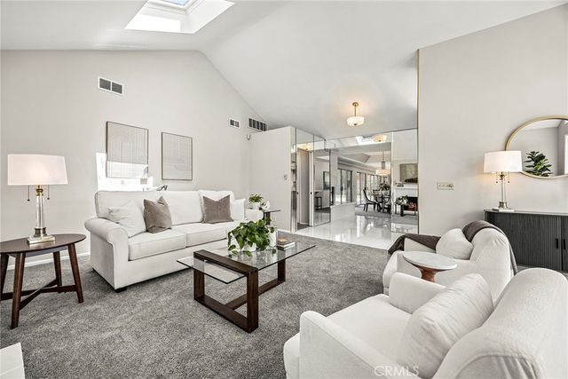 201 Barcelona, Fullerton, CA 92835