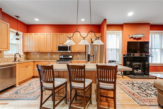 2612 Hanover Ave, Richmond, VA 23220