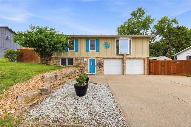8430 Tauromee Avenue, Kansas City, KS 66112