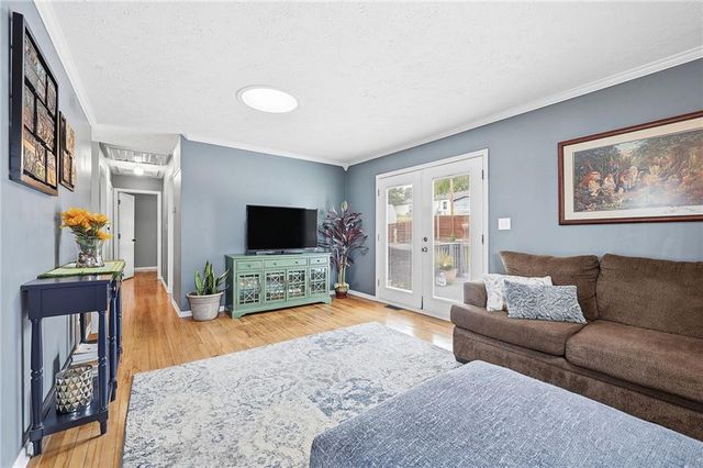 8430 Tauromee Avenue, Kansas City, KS 66112