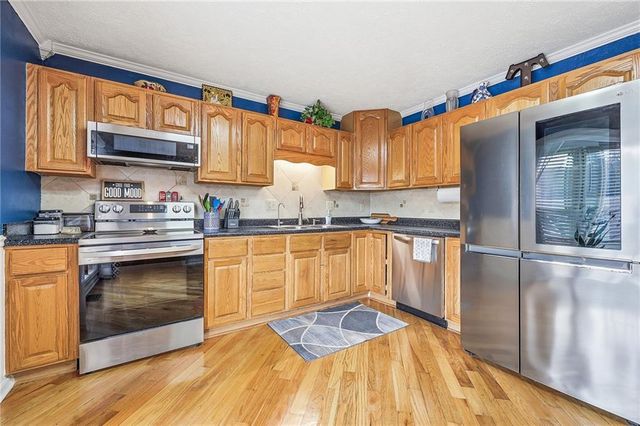8430 Tauromee Avenue, Kansas City, KS 66112