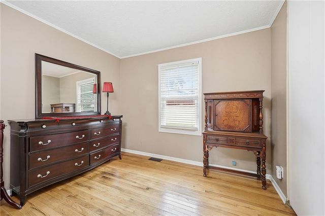 8430 Tauromee Avenue, Kansas City, KS 66112