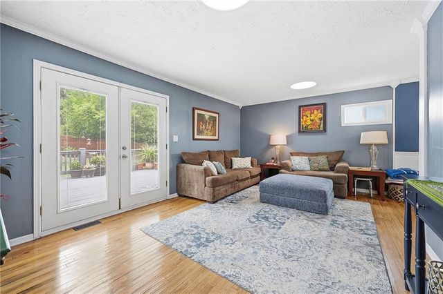 8430 Tauromee Avenue, Kansas City, KS 66112