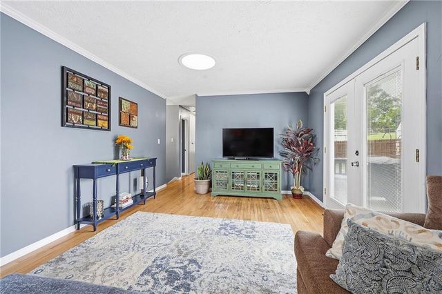 8430 Tauromee Avenue, Kansas City, KS 66112