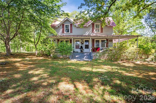 283 Constant Lane, Columbus, NC 28722