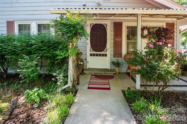 283 Constant Lane, Columbus, NC 28722
